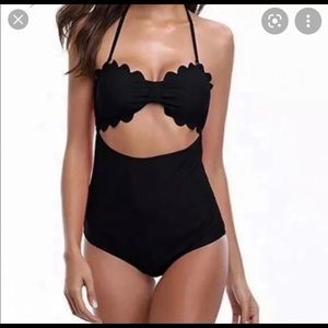 🧁3/$20 Scallop one piece